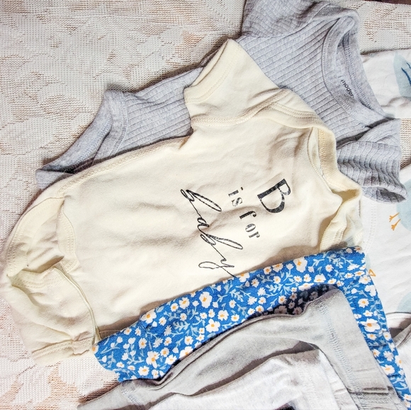 Newborn Bundle - Picture 3 of 4